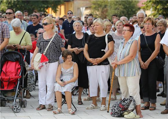 Misno slavlje u marijanskom svetištu Gospe od Utočišta u Aljmašu 15.08.2015.