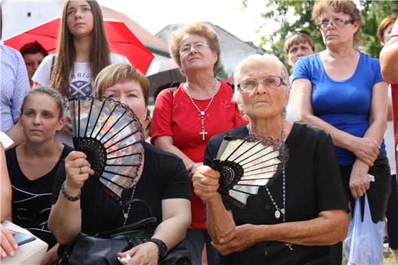 Misno slavlje u marijanskom svetištu Gospe od Utočišta u Aljmašu 15.08.2015.