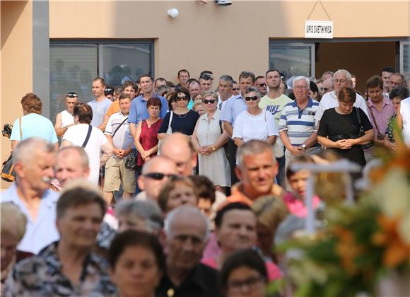 Misno slavlje u marijanskom svetištu Gospe od Utočišta u Aljmašu 15.08.2015.