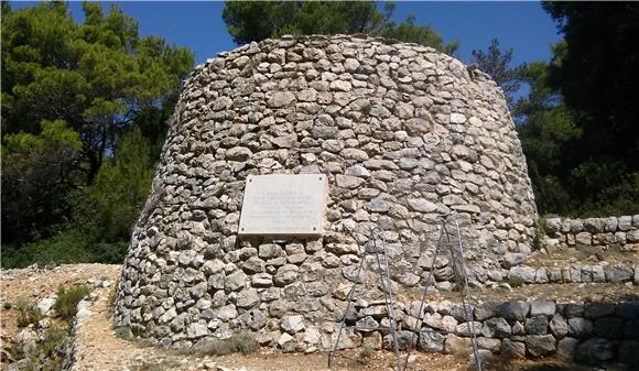 Goli otok: obilježen Dan sjećanja na žrtve totalitarnih režima