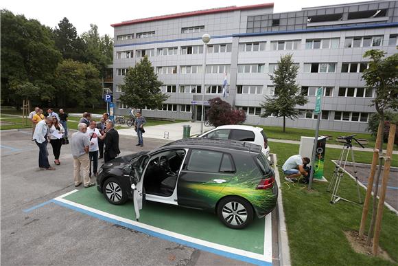 HEP u Osijeku otvorio dvije punionice za električna vozila