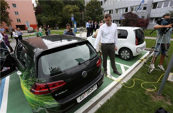 HEP u Osijeku otvorio dvije punionice za električna vozila