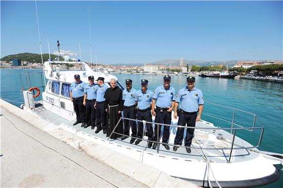 Split: Pomorski policajci isplovili u akciju spašavanja izbjeglica