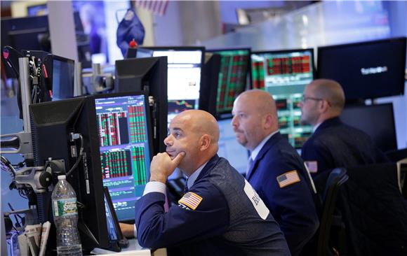 Na kraju burnog tjedna Wall Street i europske burze u plusu