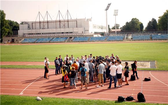 Obilazak atletskog stadiona Mladost