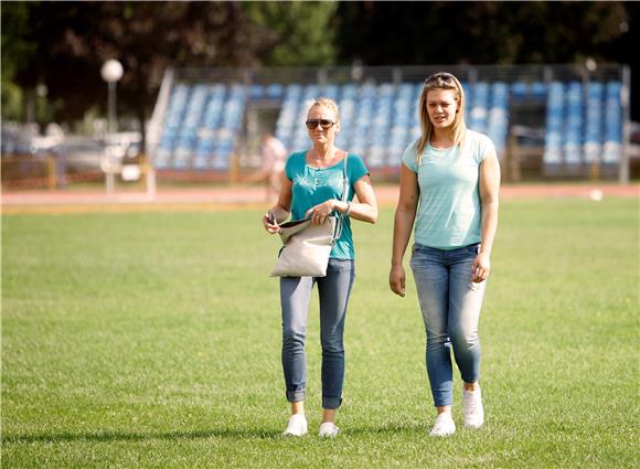 Obilazak atletskog stadiona Mladost