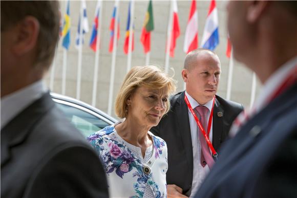 FM says Croatia can provide for migrants, quotas questionable