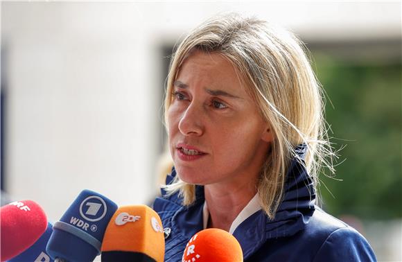 Mogherini: Azilantski centri izvan EU mogli bi biti preskupi