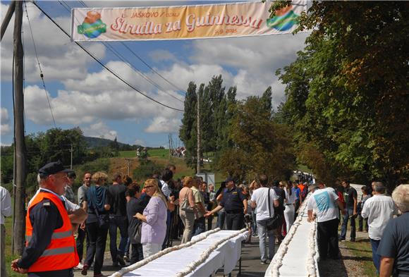 U Jaškovu štrudl za Guinnessa, dug 1.479 metara