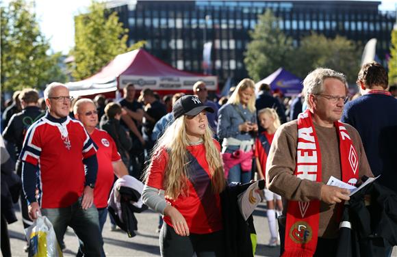 Oslo: Navijači dolaze na utakmicu Norveška - Hrvatska