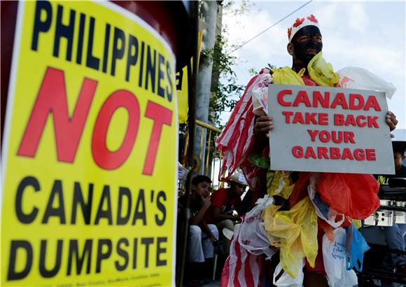 PHILIPPINES CANADA GARBAGE PROTEST