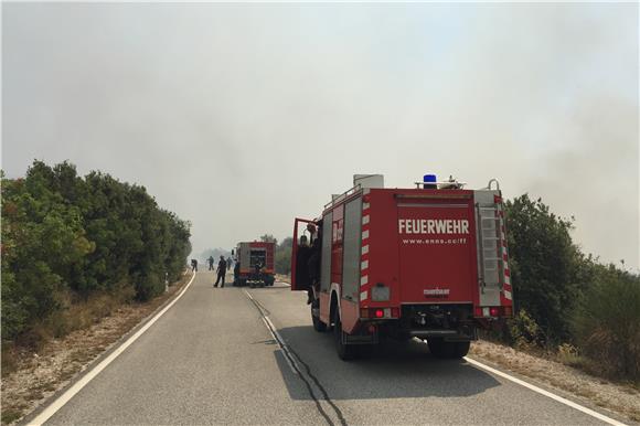 Požari na Pelješcu i Korčuli, kuće nisu ugrožene