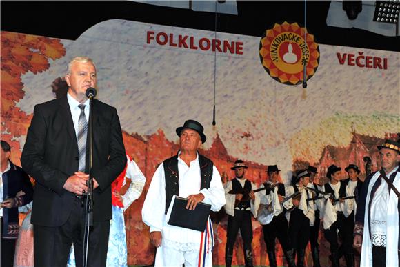 Otvorene Folklorne večeri uoči 50. Vinkovačkih jeseni