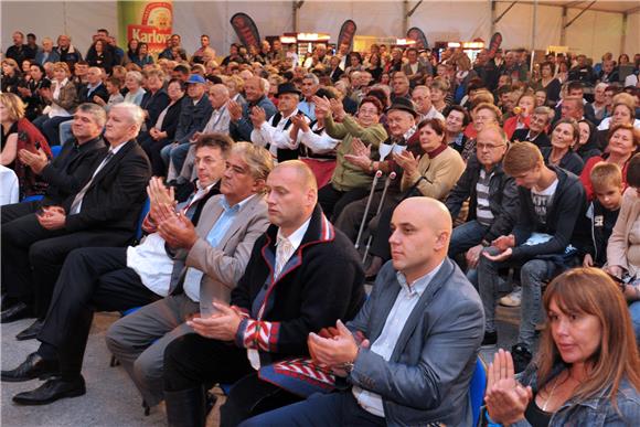 Otvorene Folklorne večeri uoči 50. Vinkovačkih jeseni