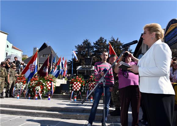 Grabar-Kitarović: Žalimo zbog svih žrtava no za rat je kriva Miloševićeva politika