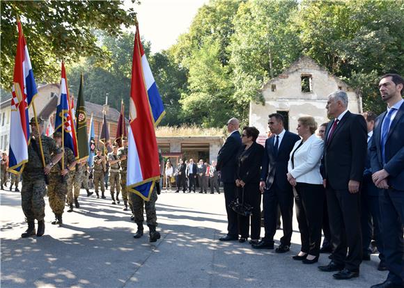 Grabar-Kitarović: Žalimo zbog svih žrtava no za rat je kriva Miloševićeva politika