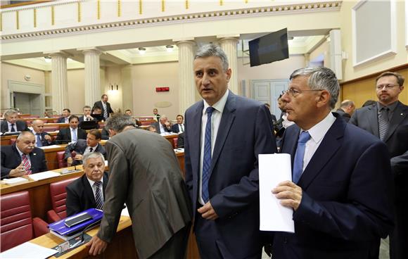 Karamarko: HDZ će podržati rješenje za "švicarce"