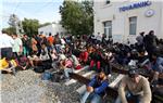 Migrants, refugees occupy Tovarnik train station