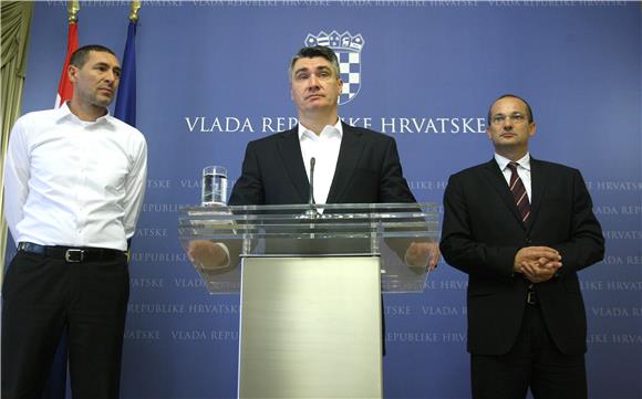 Konferencija za medije premijera RH Zorana Milanovića