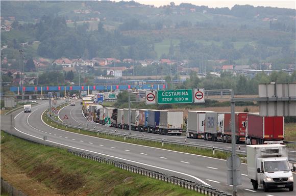 Kolone kamiona na graničnom prijelazu Bregana