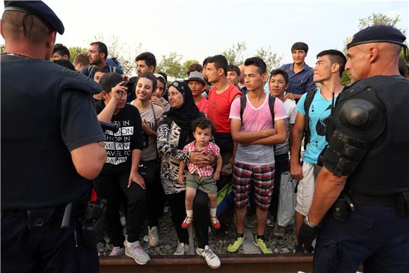 25,000 migrants enter Croatia, many now on their way to Austria