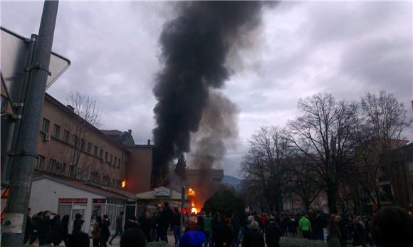 Počelo suđenje za paljenje državnih zgrada u Mostaru