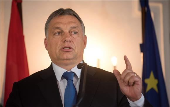 Orban protiv "moralnog imperijalizma" Angele Merkel