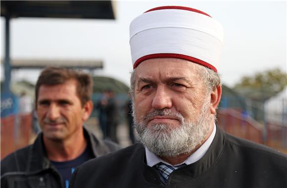 IZBJEGLICE imam Idriz ef. Bešić posjetio izbjeglički kamp