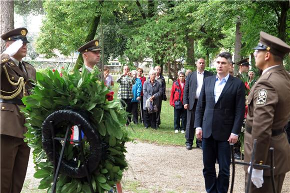 Pazin: Premijer Zoran Milanović nazočio svečanoj sjednici Skupštine Istarske županije 