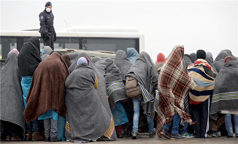 Slovenija: kod Rogateca u ilegalnom prijevozu zatečena 22 sirijska migranta