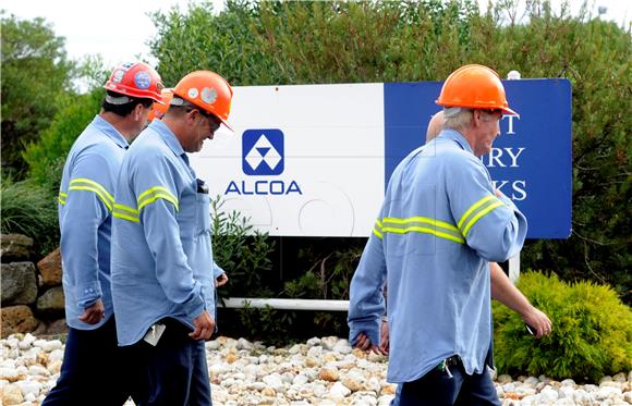 FILE AUSTRALIA ECONOMY ALCOA