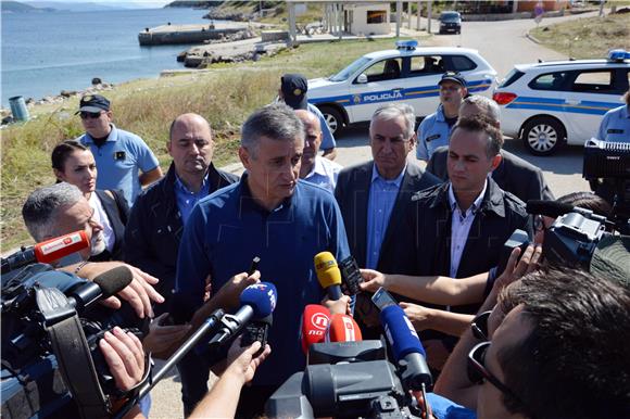 Karamarko nije mogao na Prevlaku zbog policijske blokade na cesti 