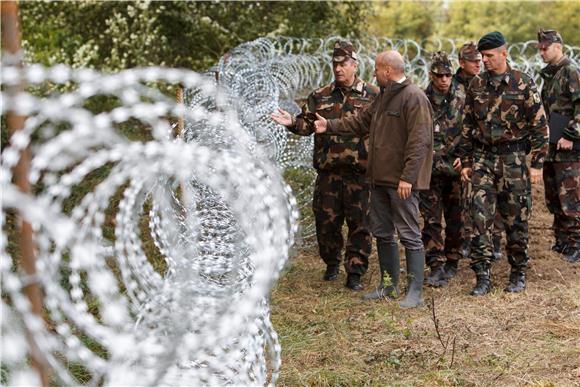 HUNGARY CROATIA MIGRATION BORDER FENCE