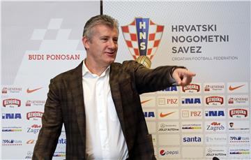 Potpisivanje ugovora između HNS-a i Kluba navijača Uvijek vjerni