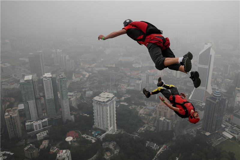 MALAYSIA BASE JUMPING