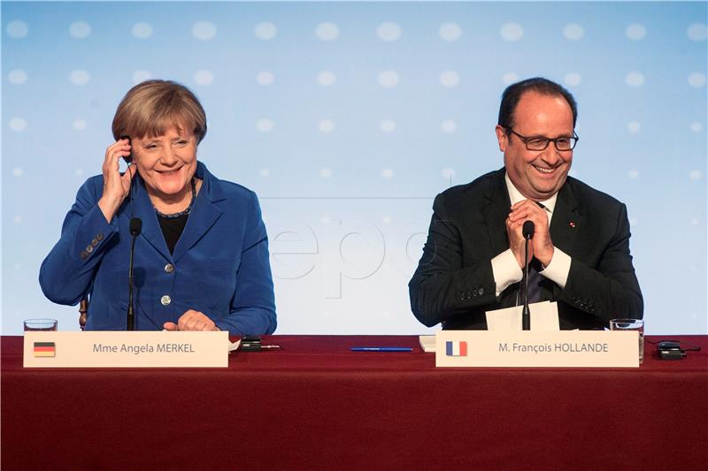 Merkel i Hollande traže od Putina da udarima gađa samo IS