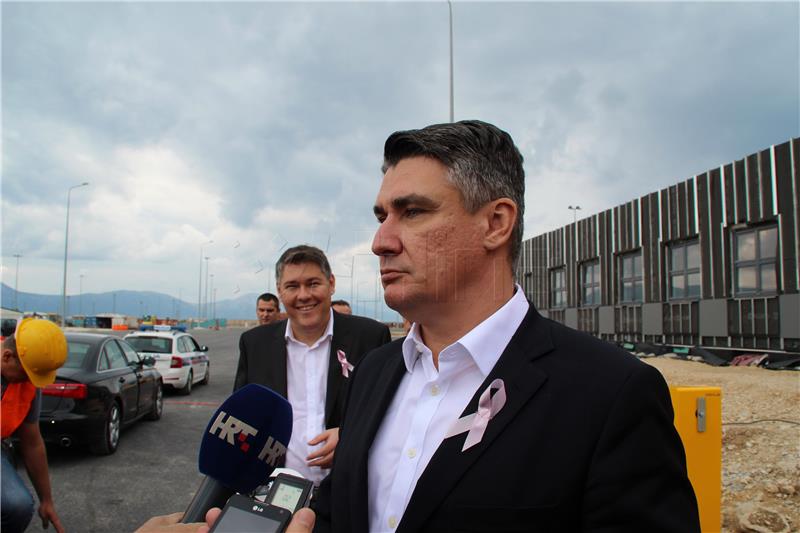 Premijer Milanović posjetio Lučku upravu Ploče i obišao projekt 'Ulaz u Ploče'