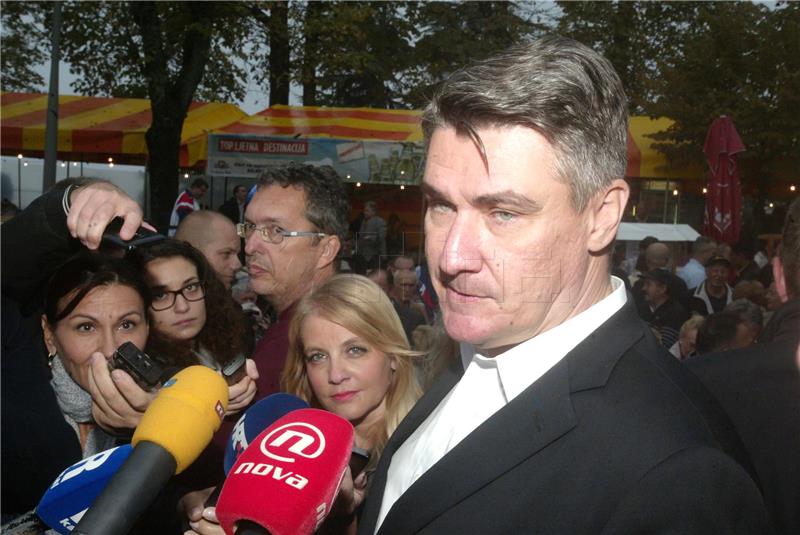 Kastav:  Premijer Milanović sudjelovao na manifestaciji 'Pozdrav Beloj nedeji'