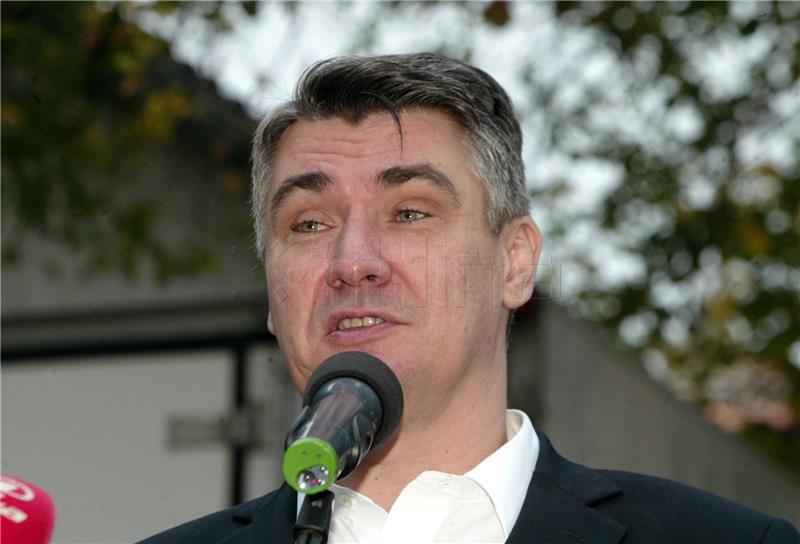 Kastav:  Premijer Milanović sudjelovao na manifestaciji 'Pozdrav Beloj nedeji'