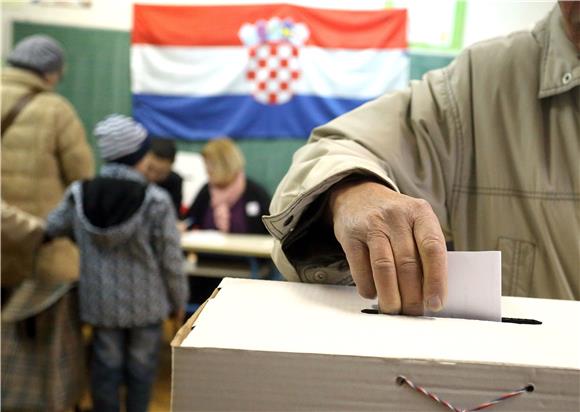 IZBORI 2015. Od ponoći teče rok za kandidature