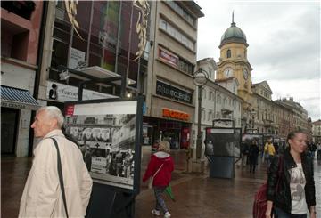  Otvorena izložba fotografija o Rijeci u Domovinskom ratu