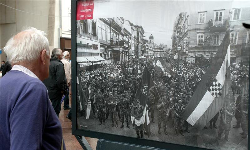  Otvorena izložba fotografija o Rijeci u Domovinskom ratu