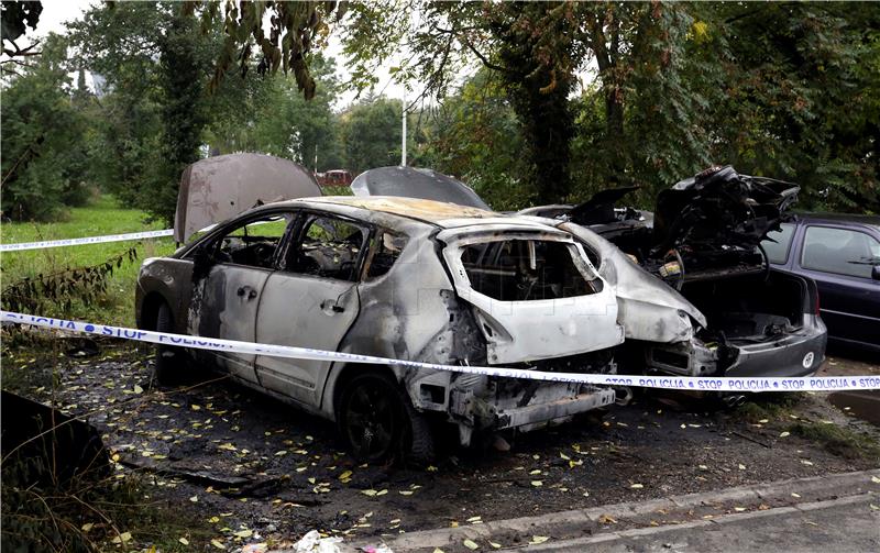  Zagreb: na parkiralištu dva automobila u požaru 