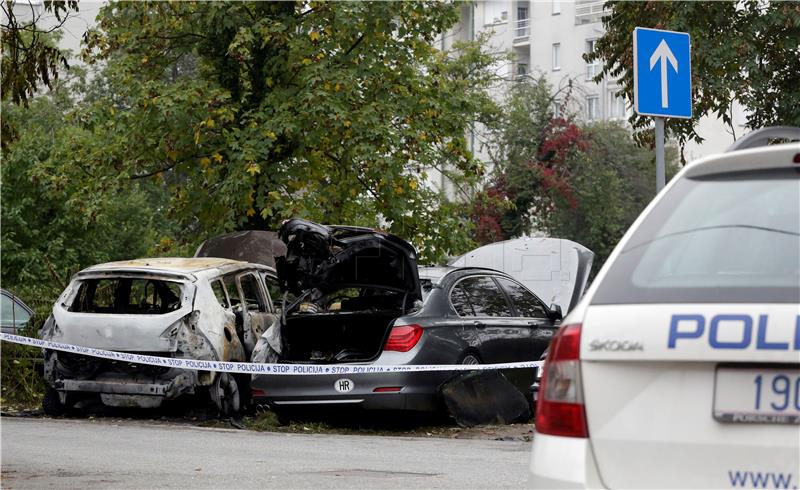  Zagreb: na parkiralištu dva automobila u požaru 