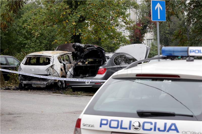  Zagreb: na parkiralištu dva automobila u požaru 