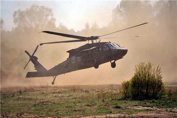 U padu helikoptera poginulo pet pripadnika NATO saveza