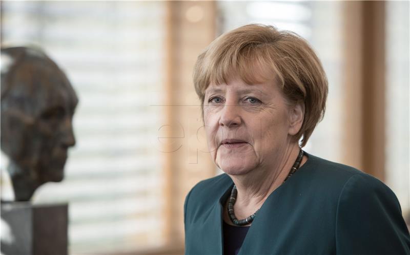 Svaki treći Nijemac želi ostavku Merkel zbog izbjegličke krize