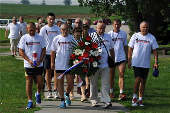 Iz Novske nastavljen 14. Memorijalni ultra maraton Zagreb - Vukovar (Ovčara) 