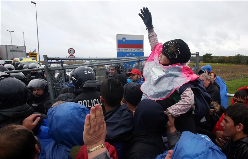 U slovenskim prihvatnim centrima preko 5000 ljudi, nastavljeni prijelazi zelene granice