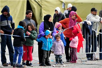 Njemačka će migrante vraćati i transportnim vojnim zrakoplovima